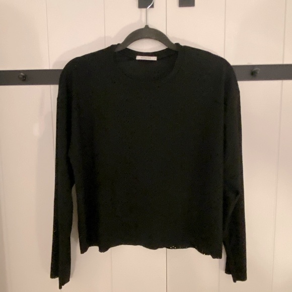 Cute black crop top - Picture 1 of 3